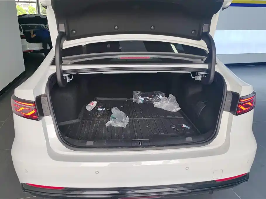 Fengyun A8 L 1.5 TGDI 145 km Luxury