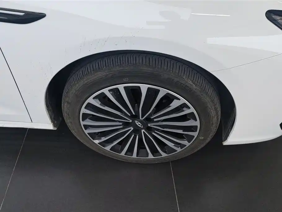 Fengyun A8 L 1.5 TGDI 145 km Luxury