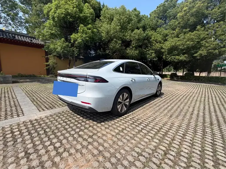 Geely Galaxy A7 银河A7 EM 2025款 EM-i 70 km 豪享版