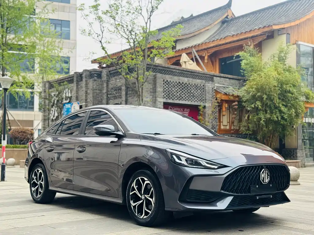 MG5 180 DVVT CVT Luxury