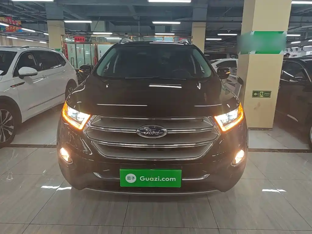 Edge EcoBoost 245 4 WD Grand Sharp 7-seat