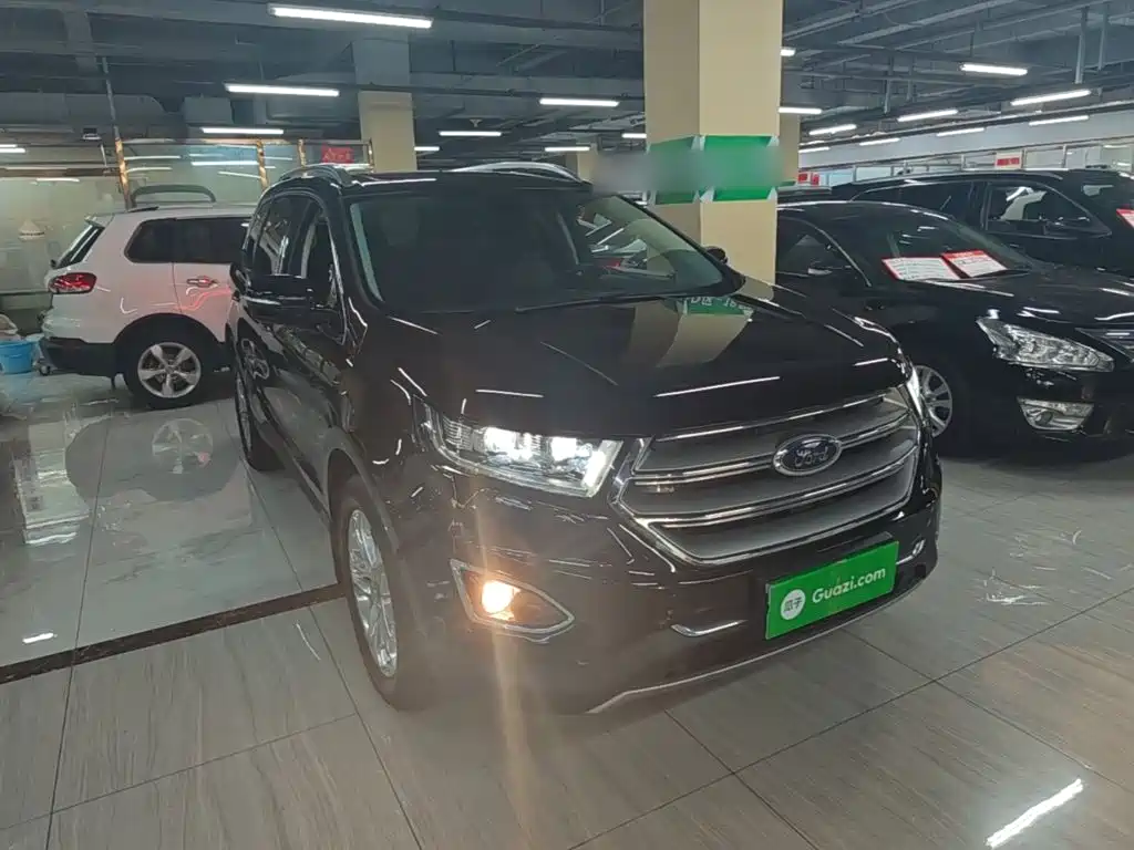 Edge EcoBoost 245 4 WD Grand Sharp 7-seat