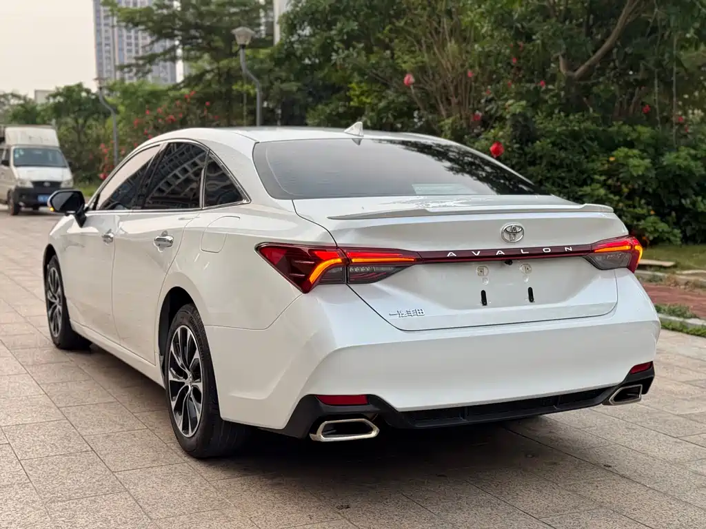 Avalon 2.0 L Luxury