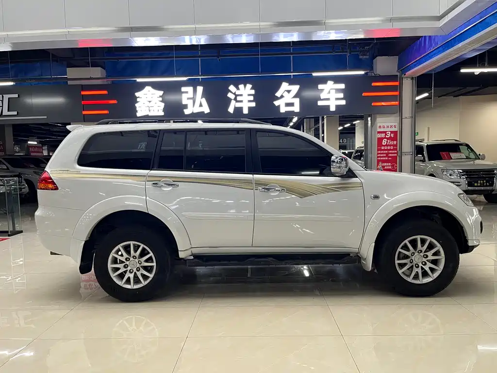 Pajero Sport 3.0 L Auto 4 WD Executive