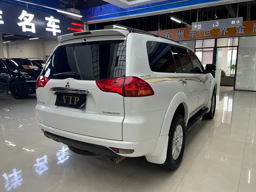 Pajero Sport 3.0 L Auto 4 WD Executive