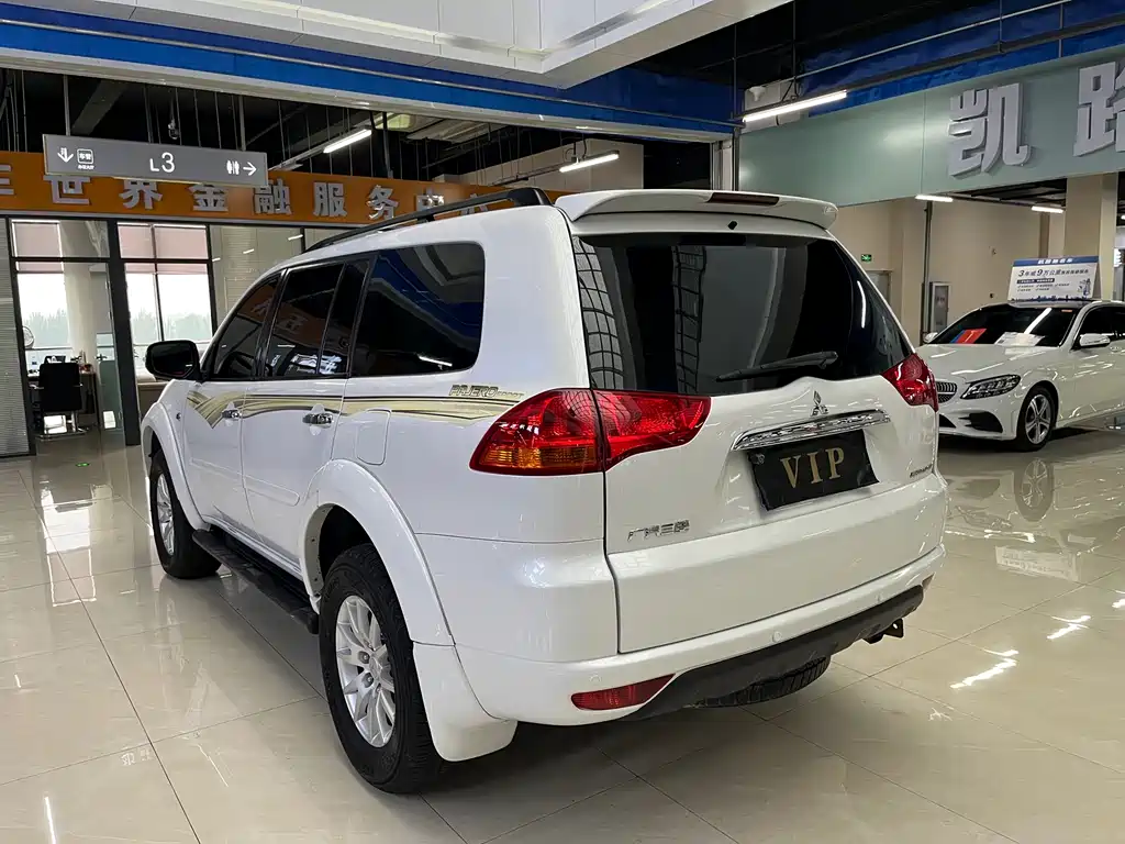 Pajero Sport 3.0 L Auto 4 WD Executive