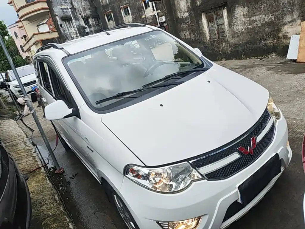 Wuling Hongguang 1.5 L S Standard