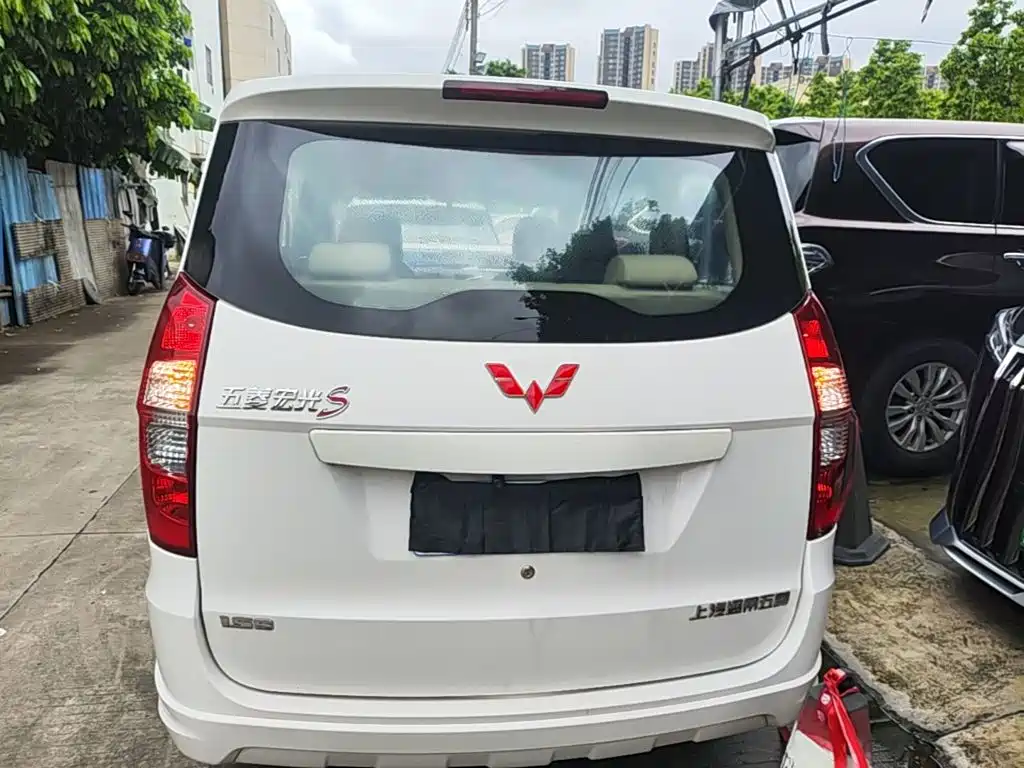 Wuling Hongguang 1.5 L S Standard