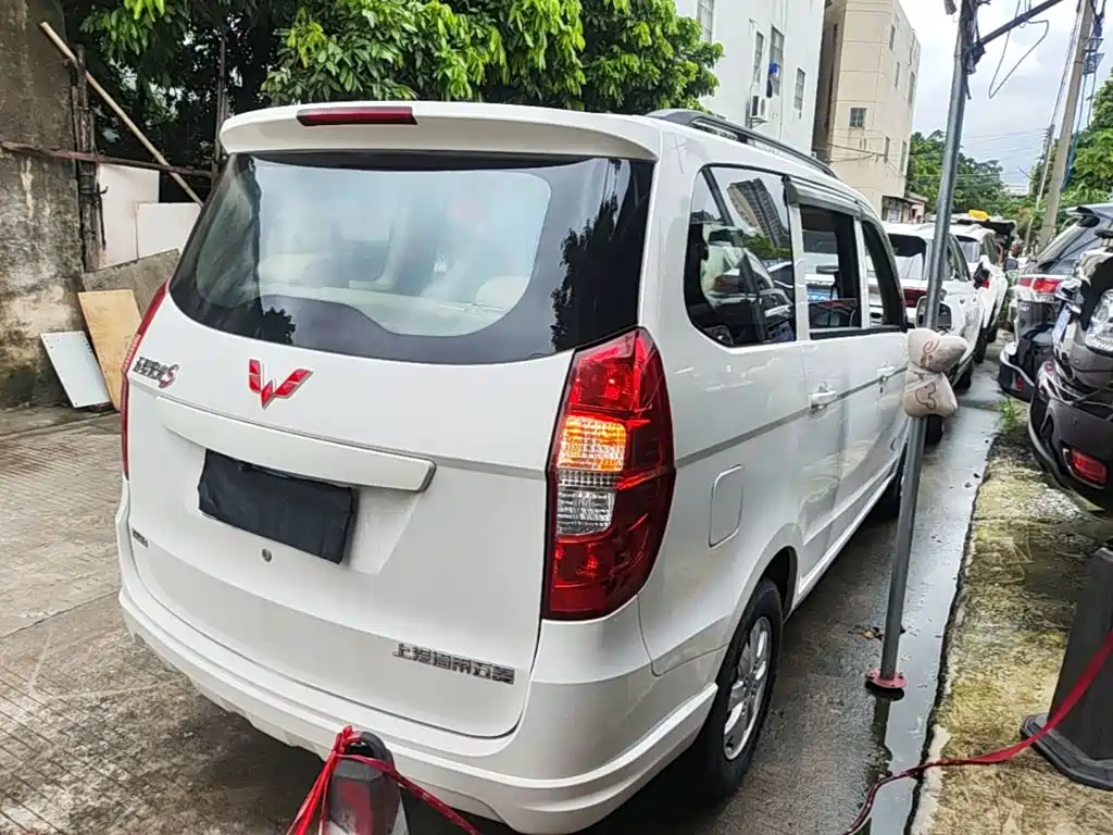 Wuling Hongguang 1.5 L S Standard