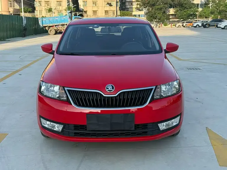 Skoda Rapid Spaceback Facelift 1.6 L Auto Creation