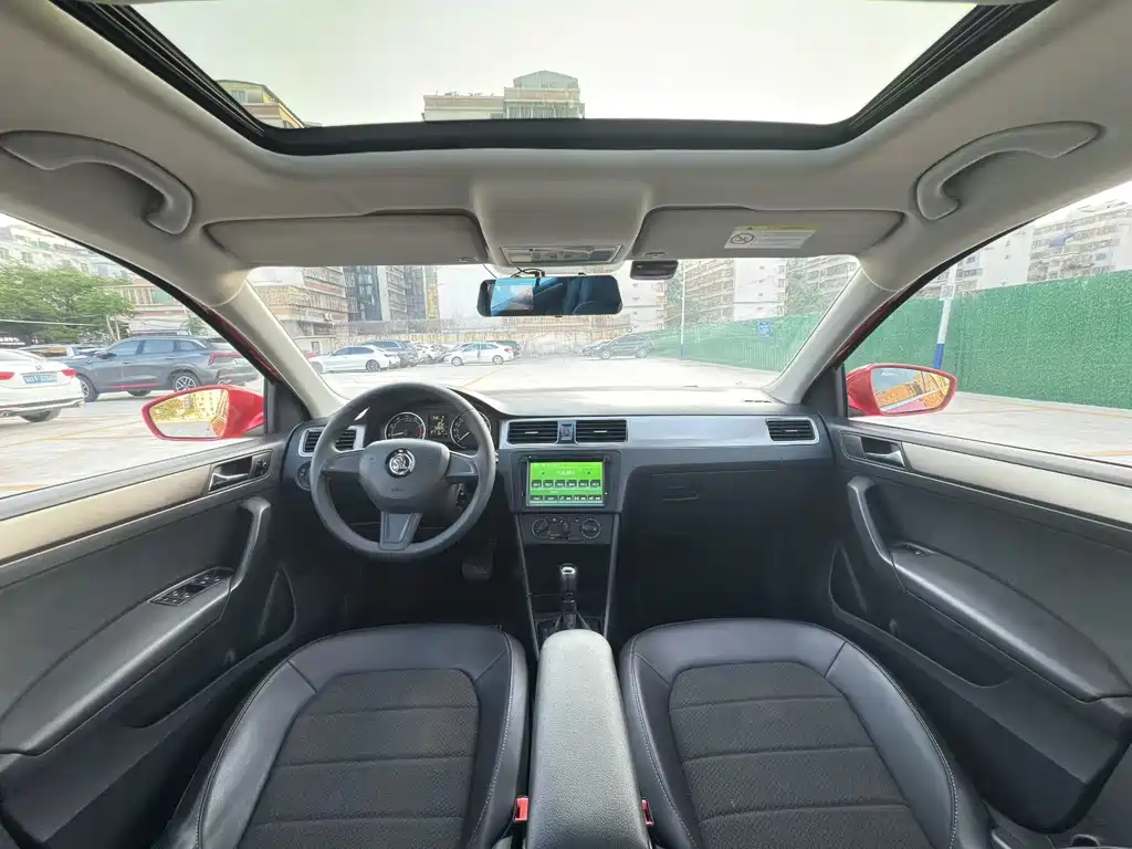 Rapid Spaceback Facelift 1.6 L Auto Creation