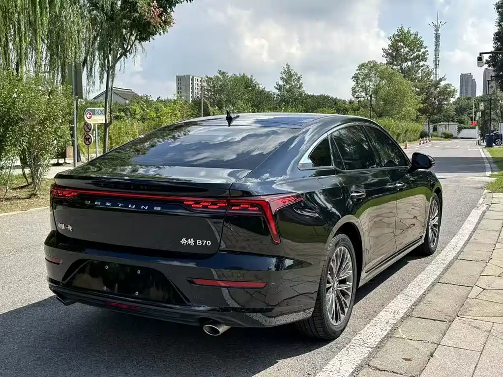 Besturn B70 1.5 T Auto Pleasure