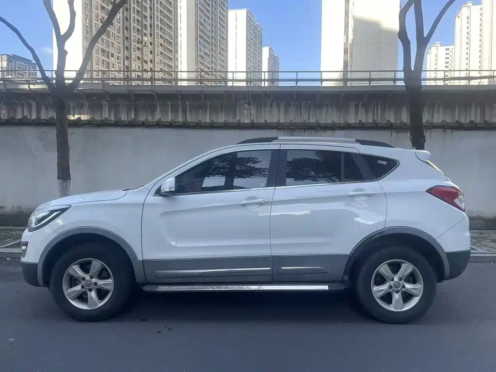 Haima S5 海马S5 2015款 1.5 T 手动智能豪华型运动版