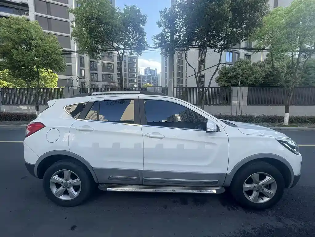 Haima S5 海马S5 2015款 1.5 T 手动智能豪华型运动版