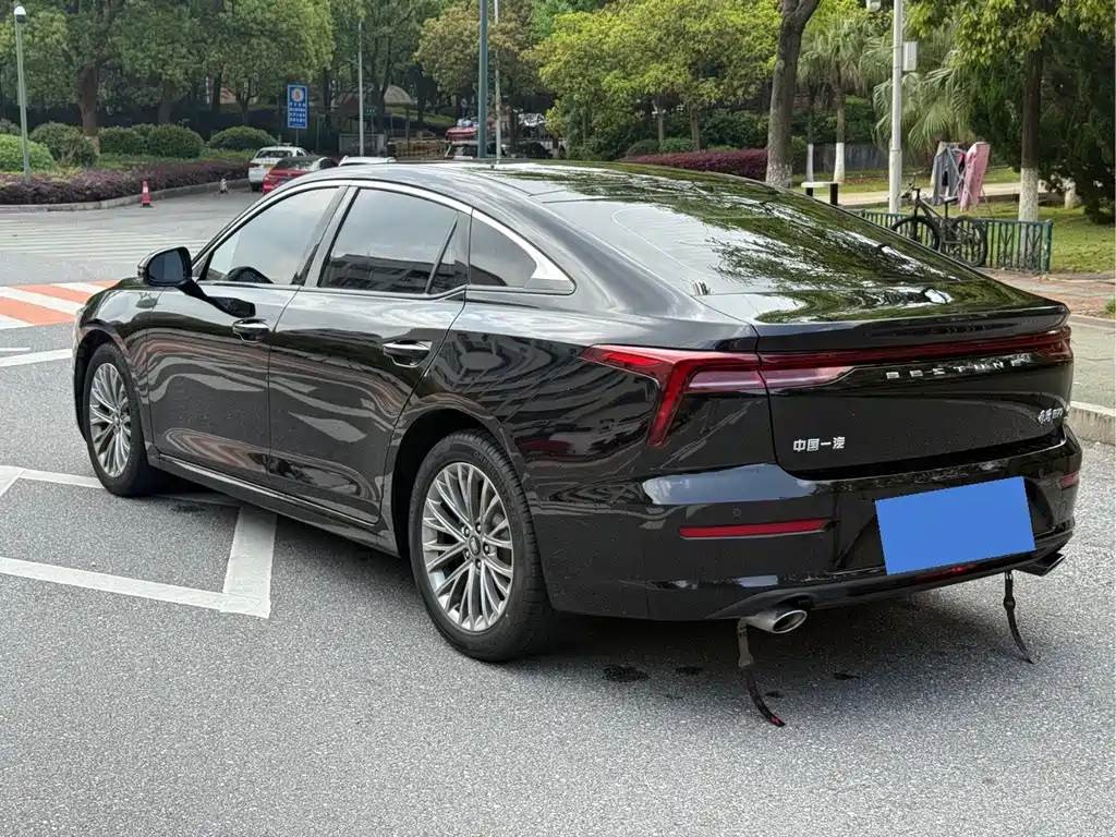Besturn B70 3 rd Gen 1.5 T Auto Pleasure 70 Anniversary