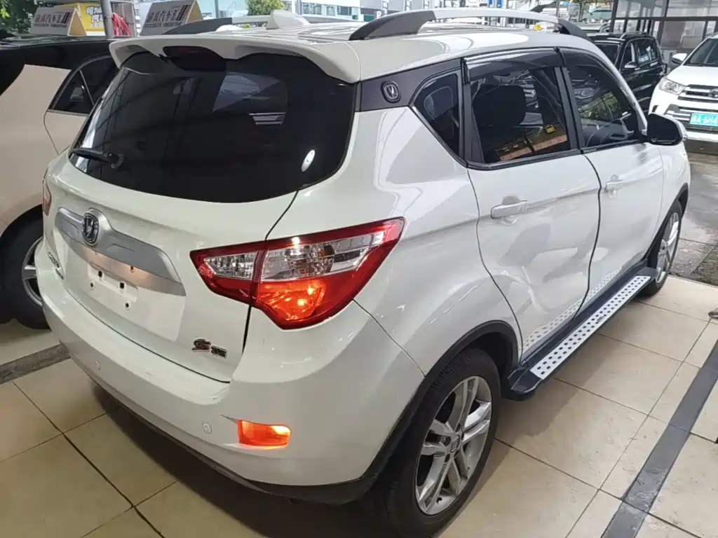 Changan CS35 1.6 L Auto Luxury CN-IV