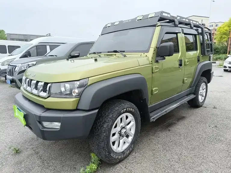 BAIC BJ40 40 L 2.0 T Manual 4 WD Distinguished