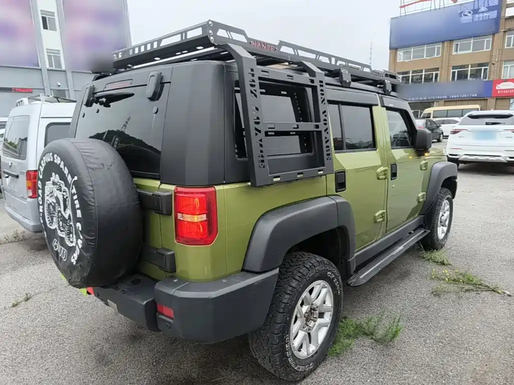BAIC BJ40 40 L 2.0 T Manual 4 WD Distinguished