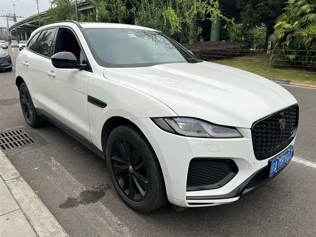 Jaguar F-PACE P250 R-Dynamic BLACK