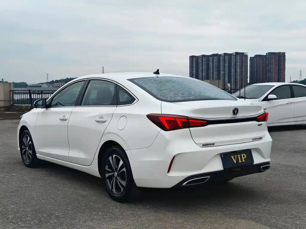 Eado PLUS Blue Whale NE 1.4 T GDI DCT Flagship