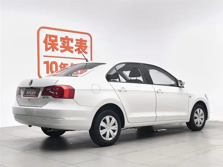 Volkswagen Jetta 1.6 L Manual Fashion