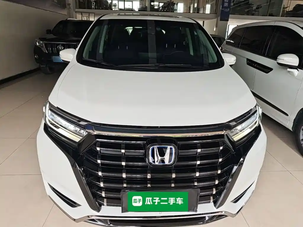 Elysion 2.0 L e:HEV Luxury