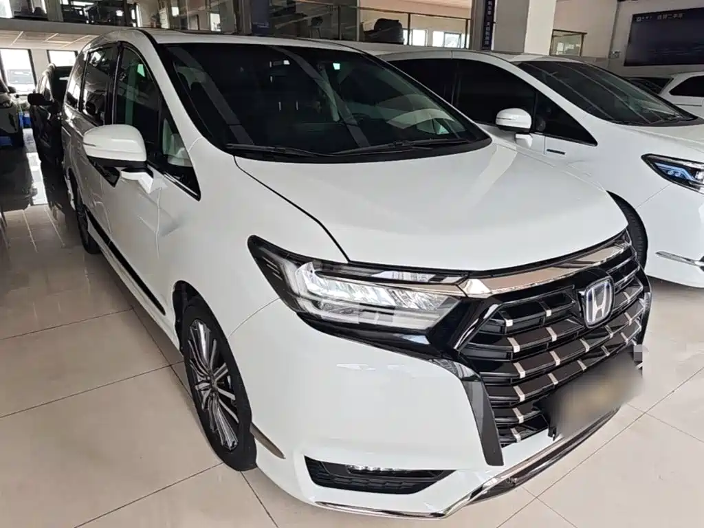 Elysion 2.0 L e:HEV Luxury