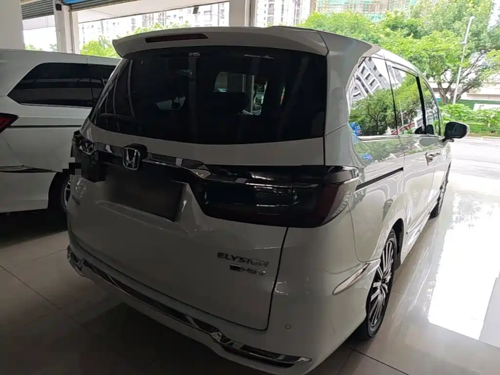 Elysion 2.0 L e:HEV Luxury