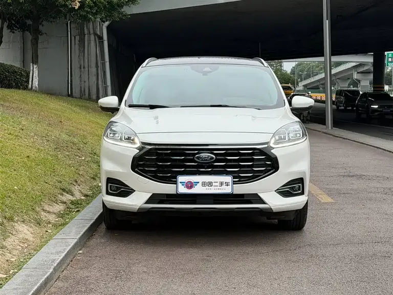 Ford Escape EcoBoost 245 2 WD Smart Home Enjoyment