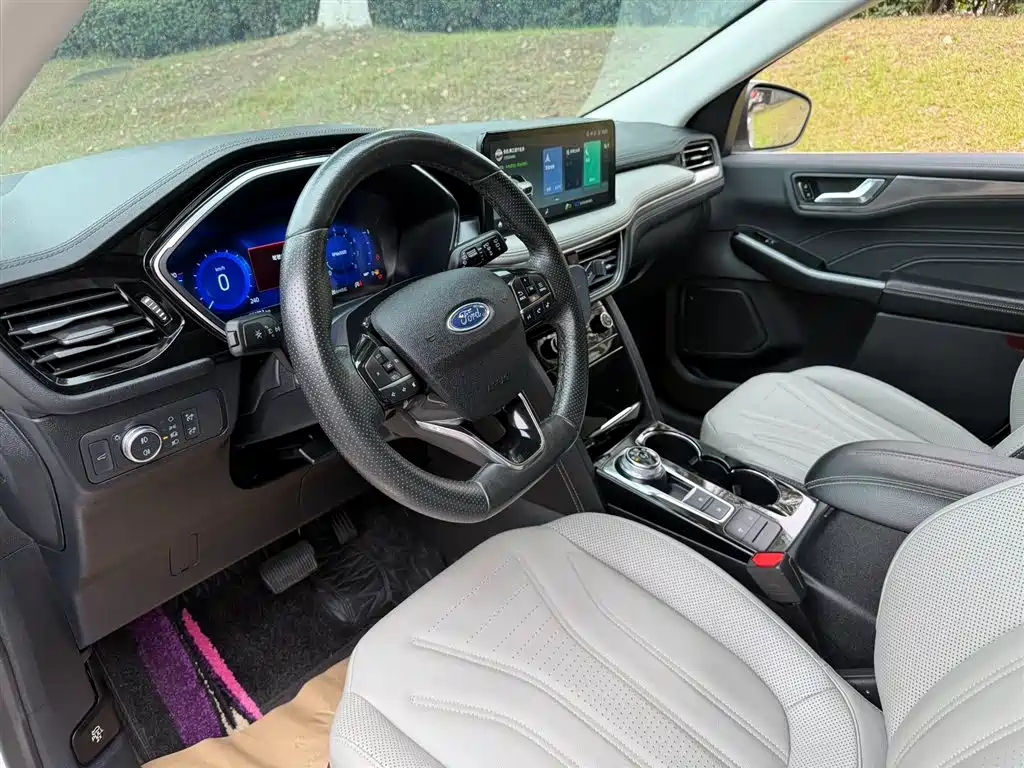 Escape EcoBoost 245 2 WD Smart Home Enjoyment