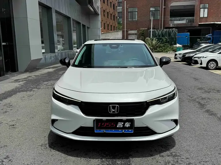 Honda Integra 240 TURBO CVT Phantom Night · Tech