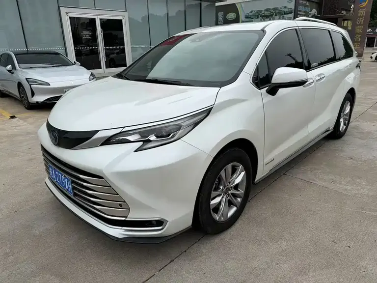 Toyota Sienna 2.5 L Hybrid Supreme