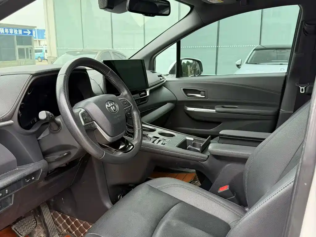 Sienna 2.5 L Hybrid Supreme
