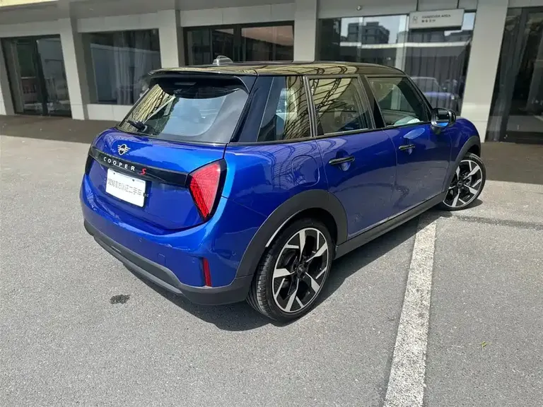 MINI 2.0 T COOPER S Artist 5-door