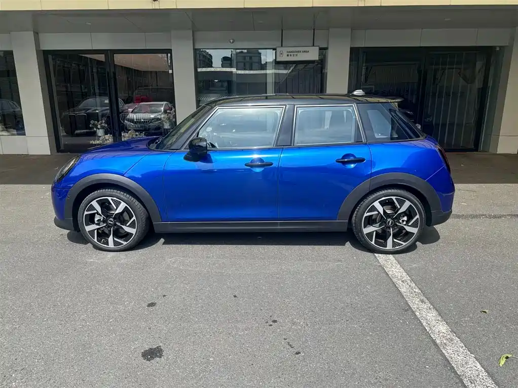 MINI 2.0 T COOPER S Artist 5-door