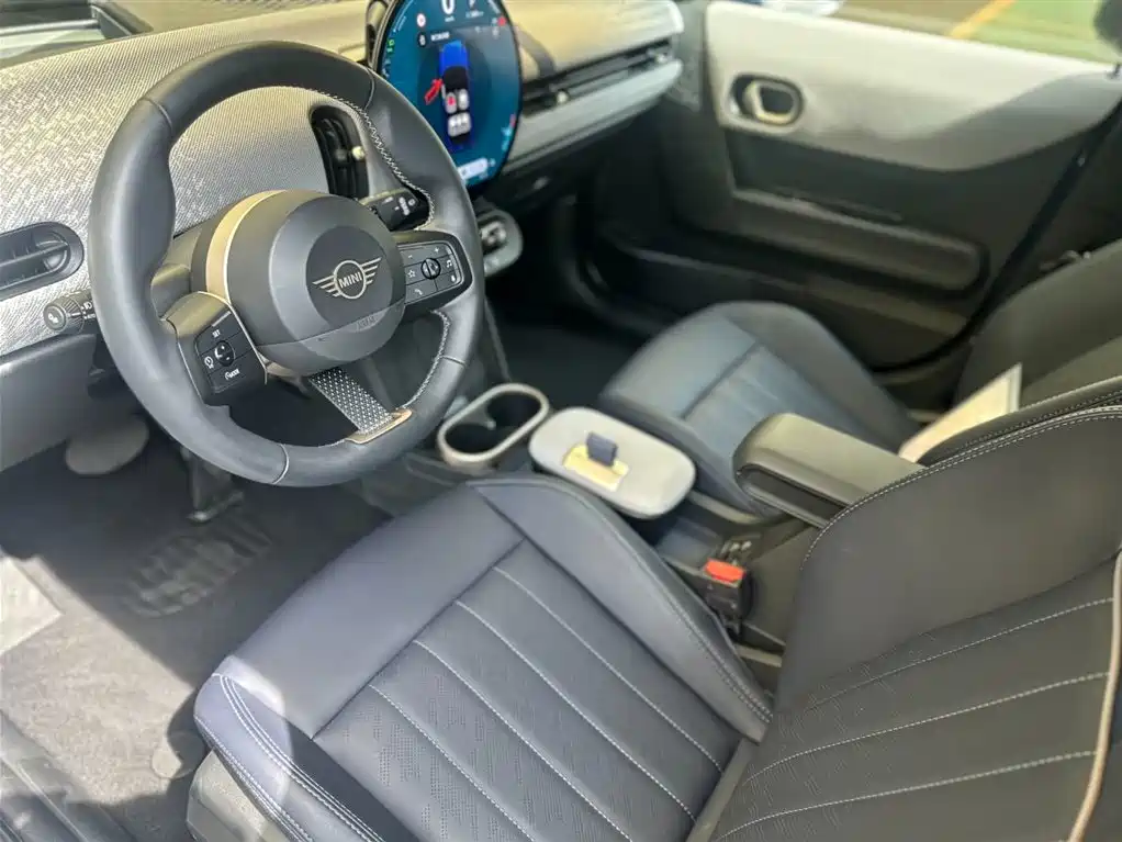 MINI 2.0 T COOPER S Artist 5-door