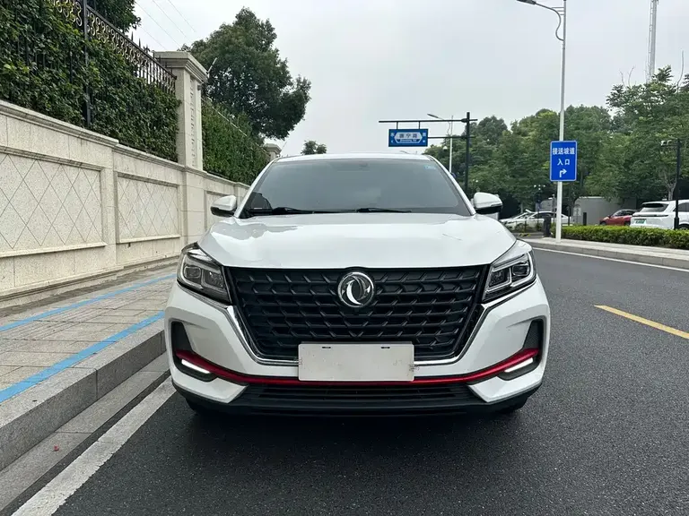 Dongfeng Fengguang 500 1.5 L CVT Enjoyment