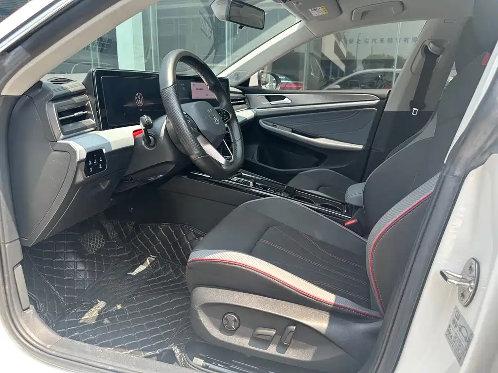 Lamando Lamando L 280 TSI DSG Spicy Cool