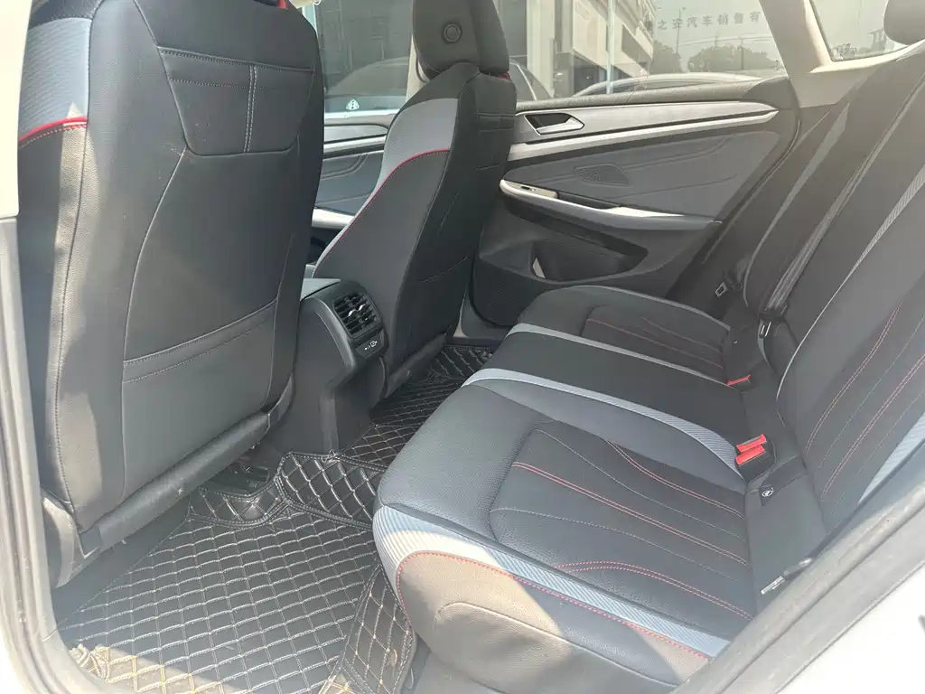 Lamando Lamando L 280 TSI DSG Spicy Cool