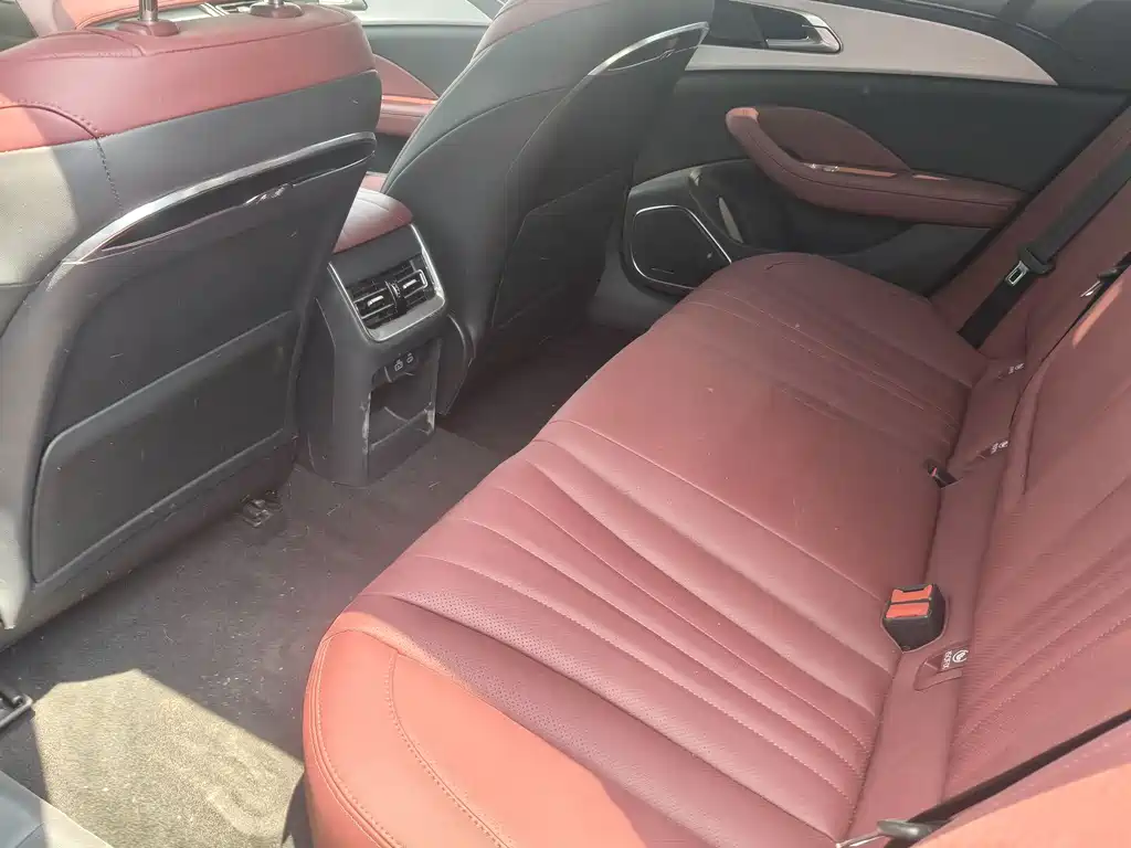 Hongqi H5 1.5 T DCT Shadow