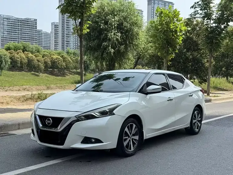 Nissan Lannia 1.6 L CVT Cool