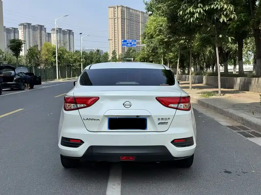 Lannia 1.6 L CVT Cool