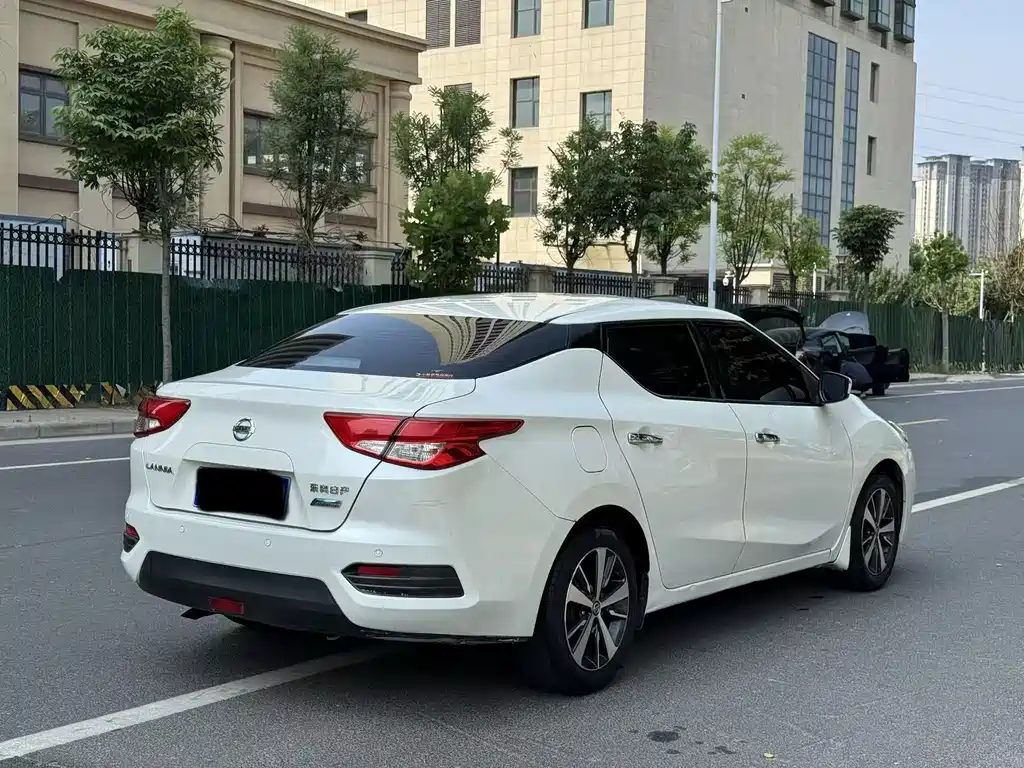 Lannia 1.6 L CVT Cool