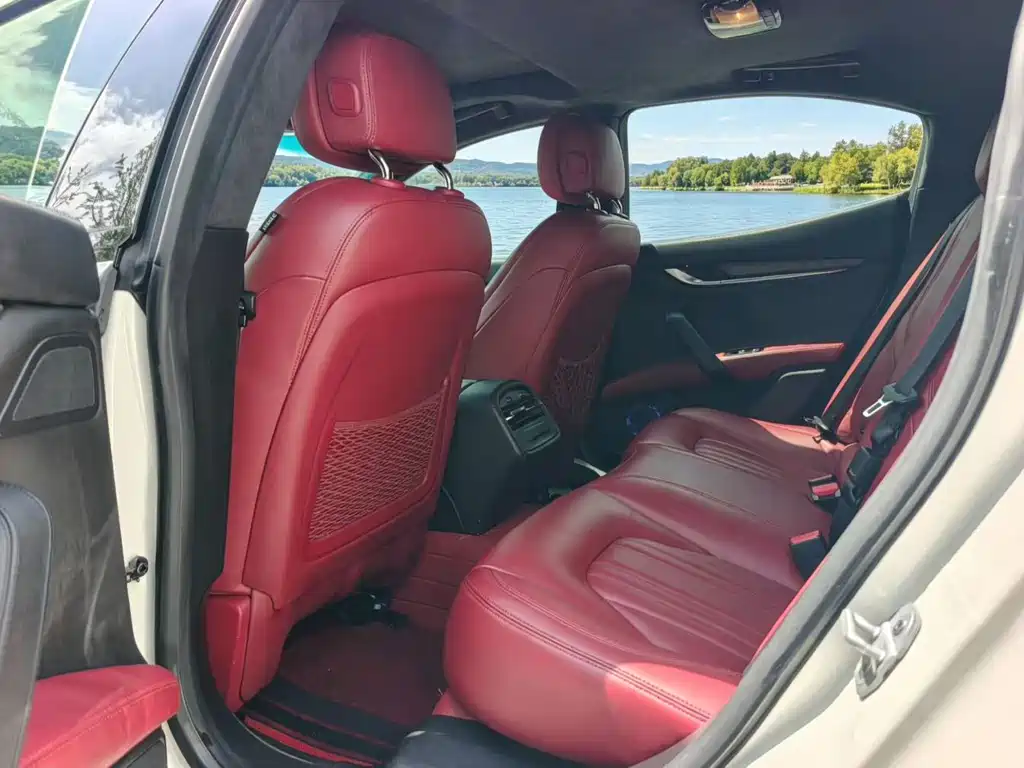 Ghibli 3.0 T Standard