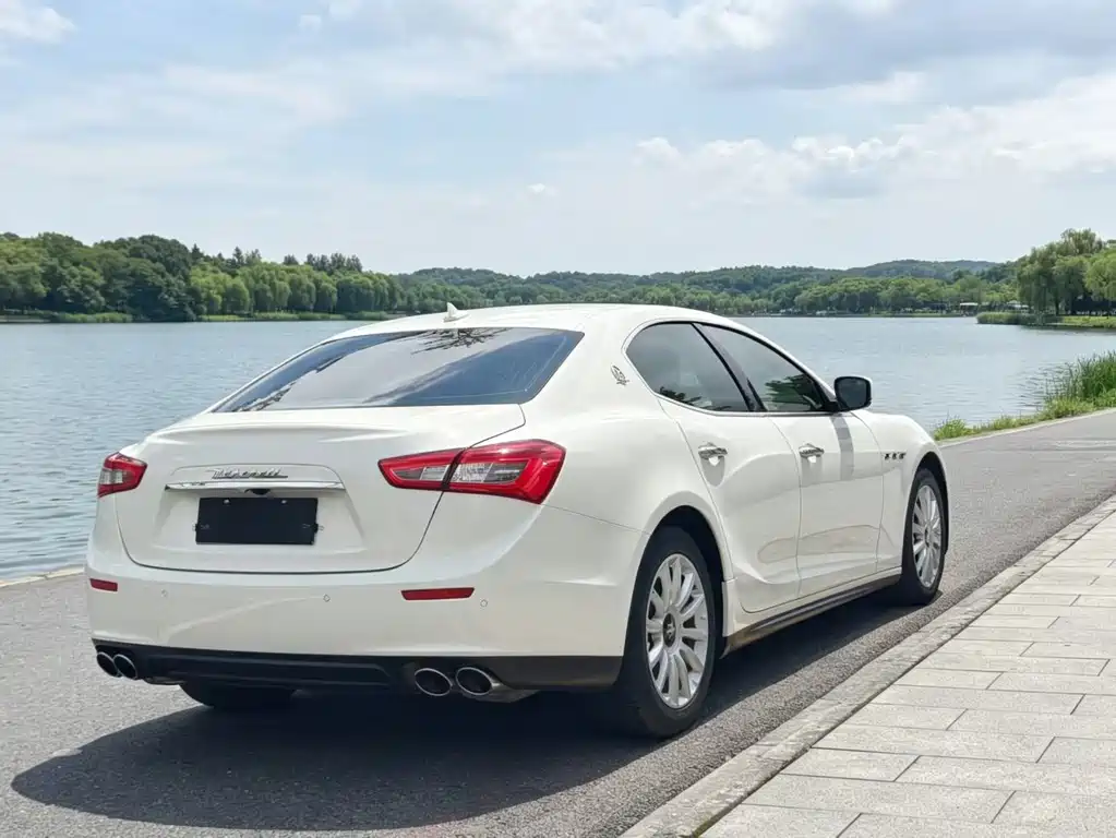 Ghibli 3.0 T Standard