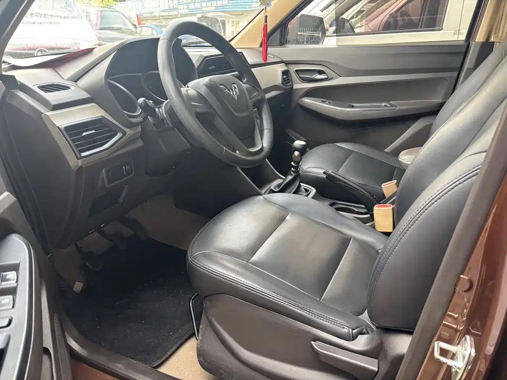 Wuling Hongguang 1.5 L S Standard CN-VI LAR
