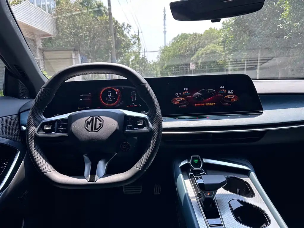 MG7 1.5 T 300 DCT Luxury
