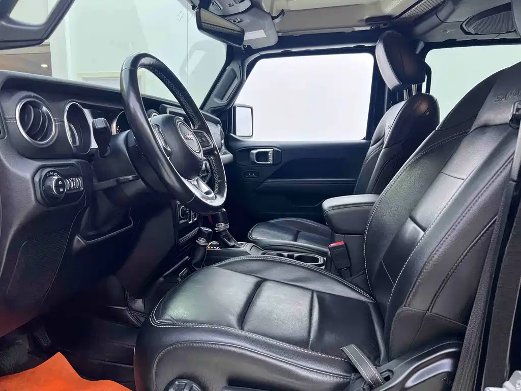 Wrangler 2.0 T Sahara 4-door