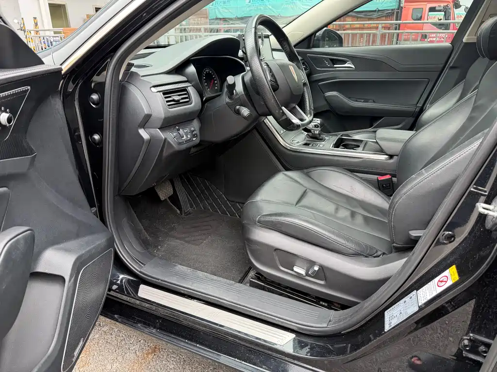 Hongqi H5 1.8 T Auto Connected Flagship Leading