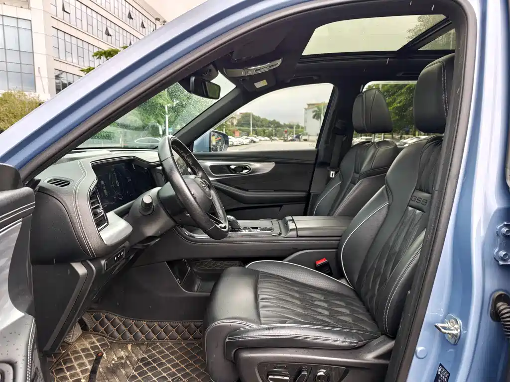 GAC Trumpchi GS8 Dual Engine Series 2.0 TM 2 WD Distinguished (7-seat)